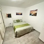 108 Parque Cristina, Ocean View, Heated Pool, Free Wi Fi Apartment *