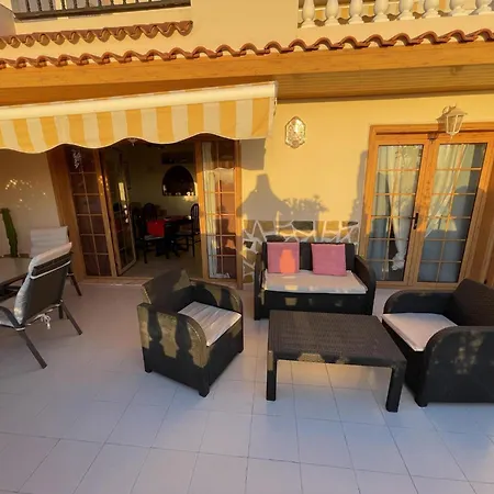 Apartment 108 Parque Cristina, Ocean View, Heated Pool, Free Wi Fi